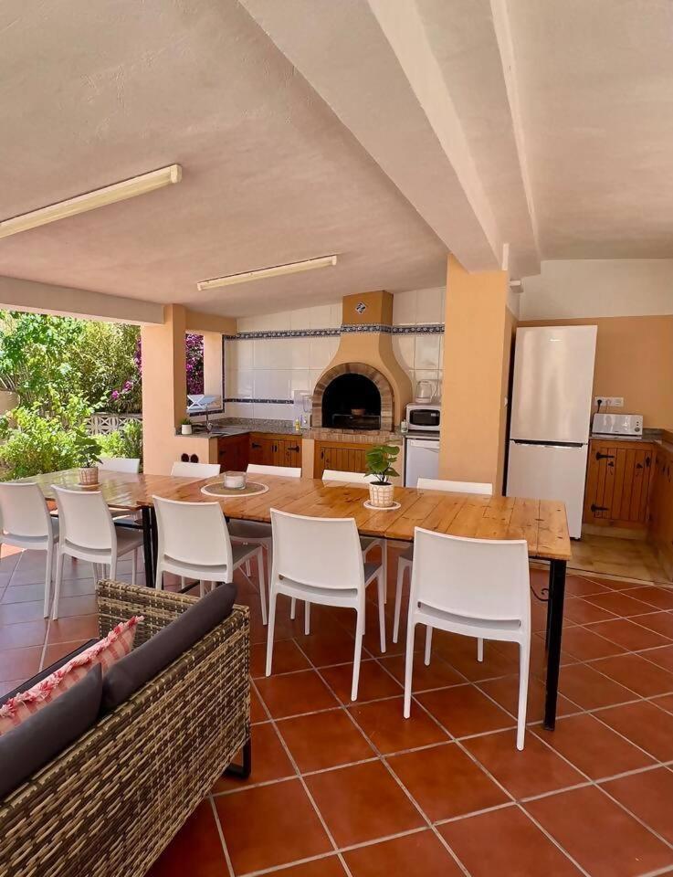 Relaxdiversion En Piscina Bbq Y Cocina Ext * Calp